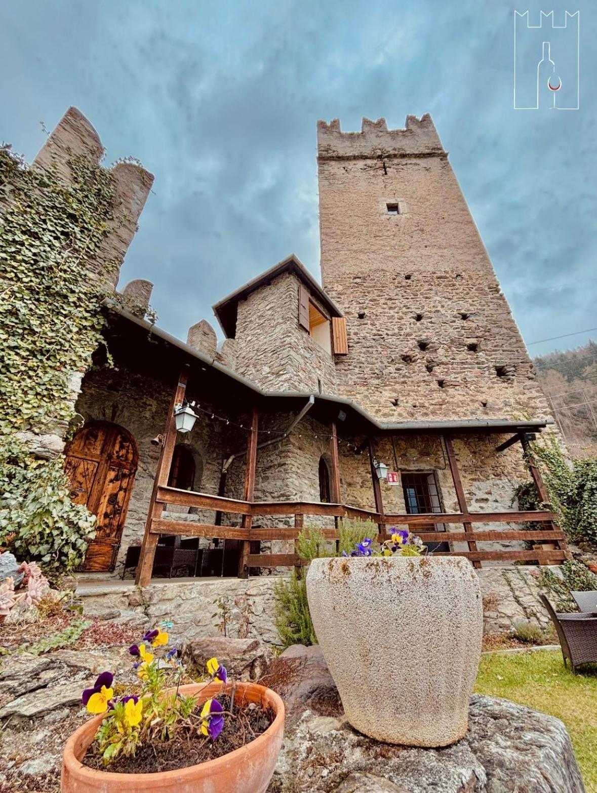 Foppoli Castle, Private 11Th Century Fortress With Panoramic View, Sauna And Hot Tub Overlooking The Valtellina Mazzo di Valtellina Exterior foto