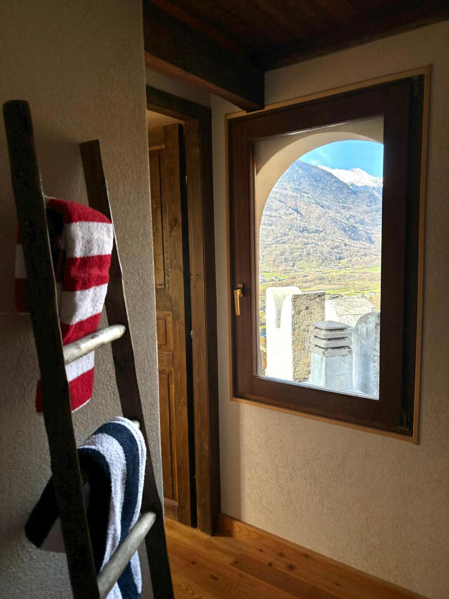Foppoli Castle, Private 11Th Century Fortress With Panoramic View, Sauna And Hot Tub Overlooking The Valtellina Mazzo di Valtellina Exterior foto